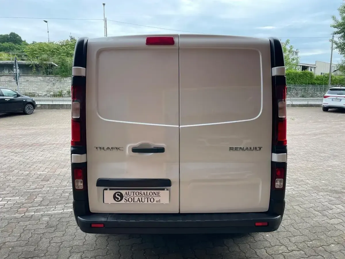 Usata Renault Trafic 110 CV (80 kW) 2024 Bianco