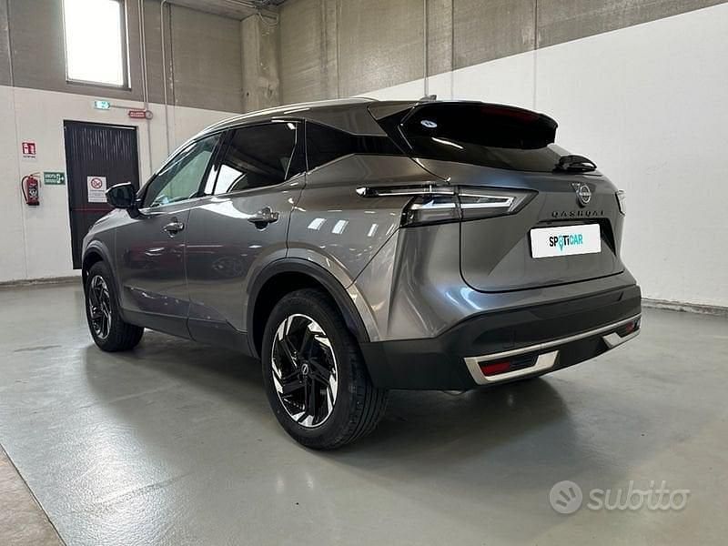 Usata Nissan Qashqai N-Connecta 140 CV (102 kW) 2024 Grigio SUV