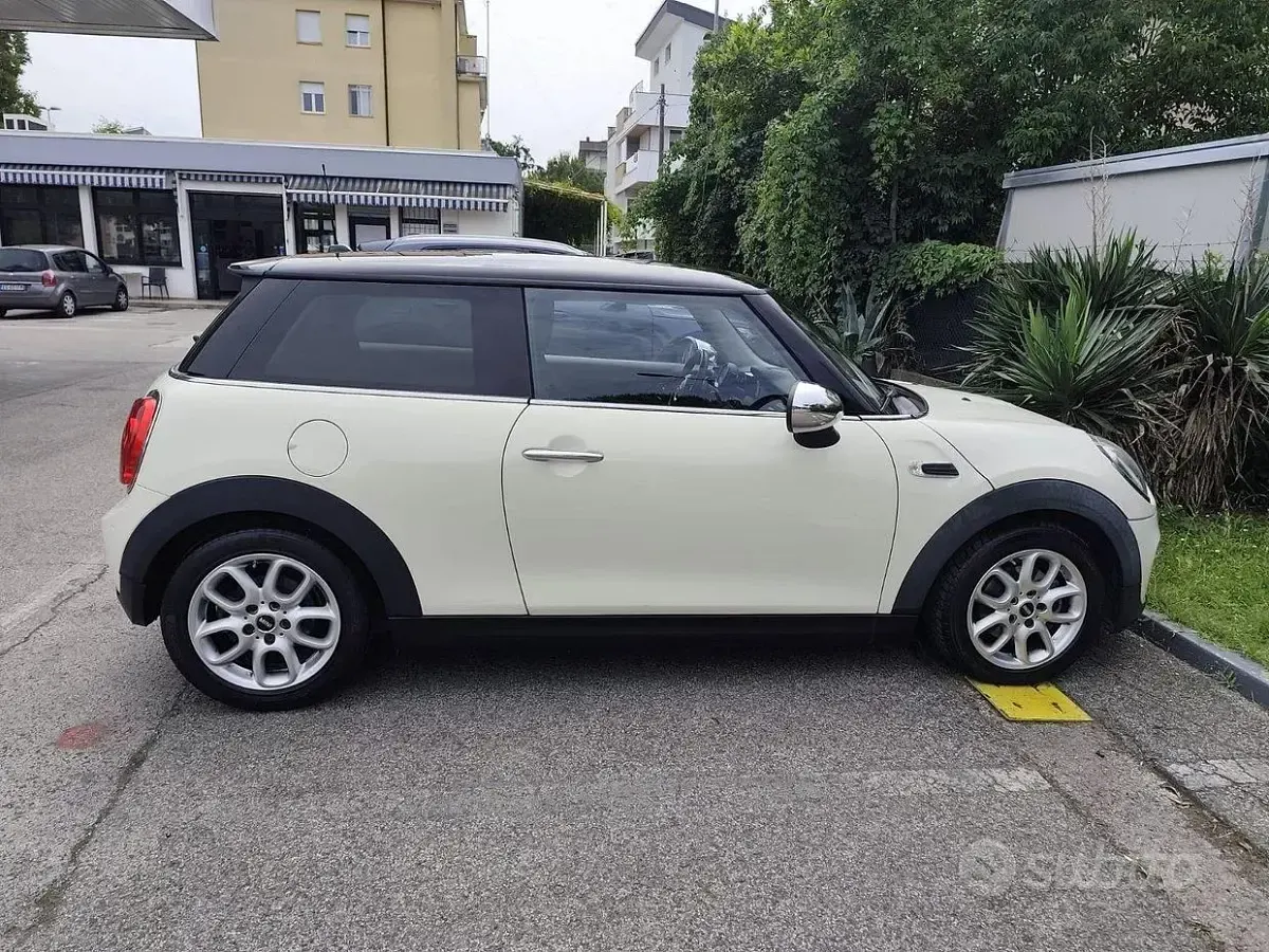 Usata Mini Cooper D 116 CV (85 kW) 2015 Utilitaria