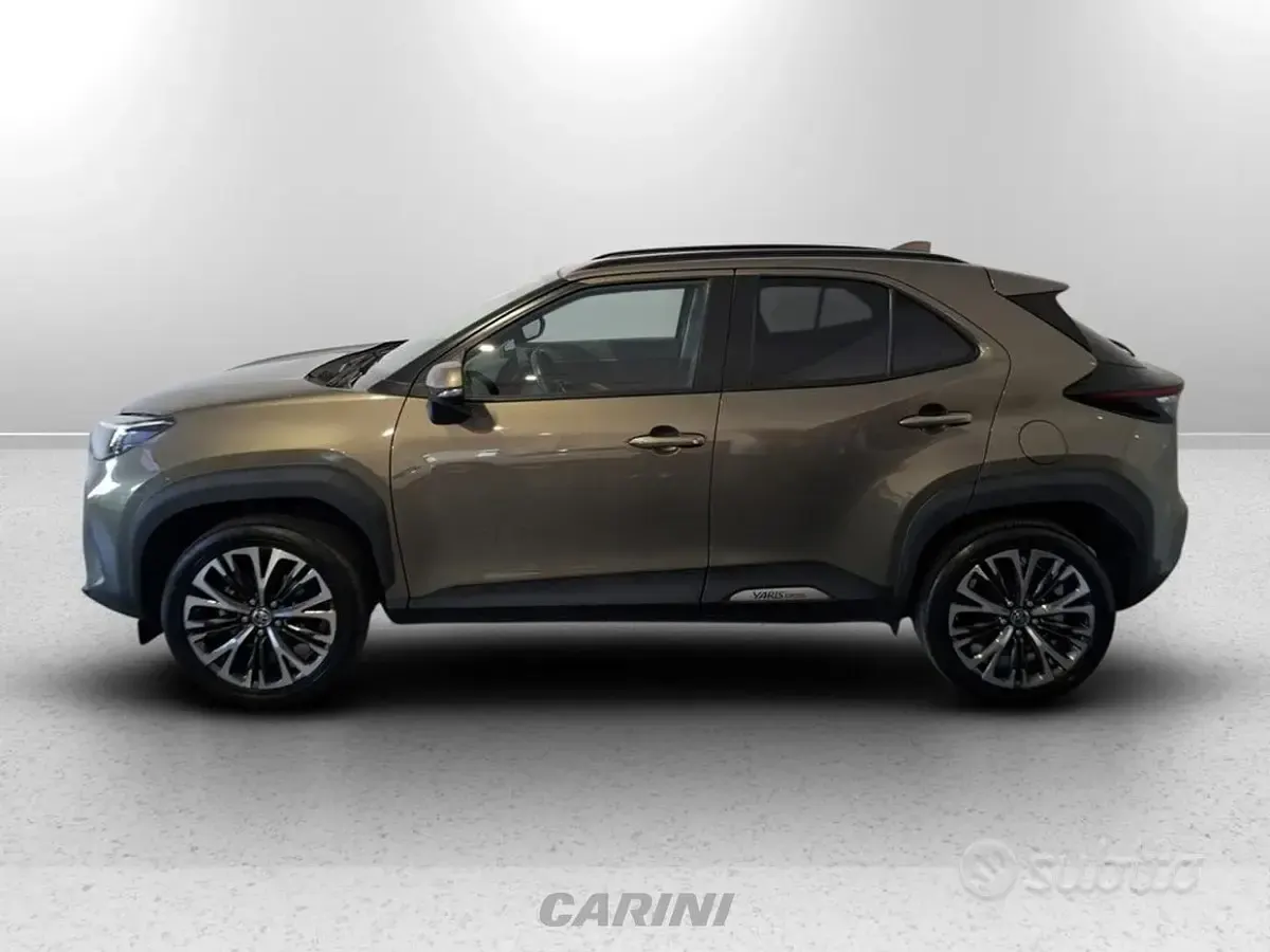 Usata Toyota Yaris Cross Lounge 116 CV (85 kW) 2024 Bronzo SUV