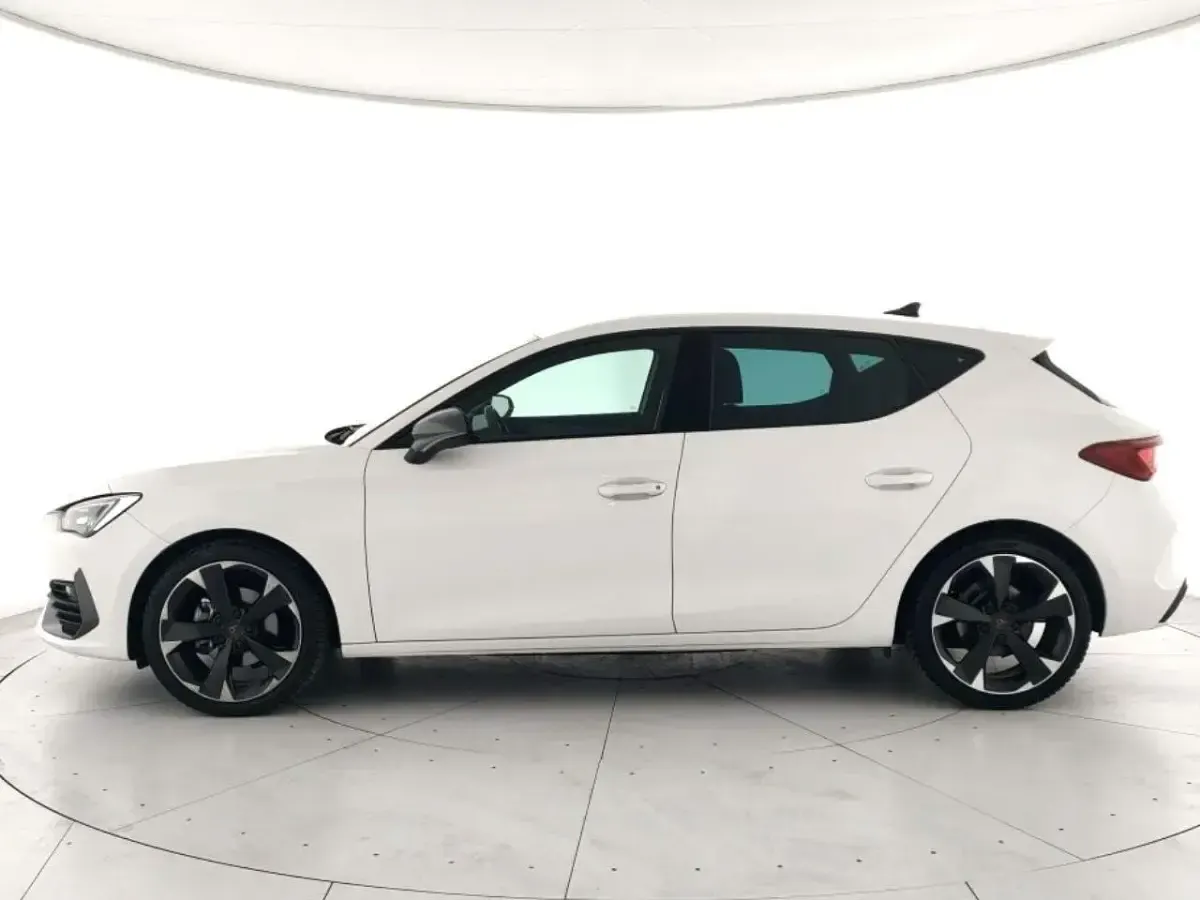 Usata Cupra Leon 149 CV (109 kW) 2024 Bianco Berlina
