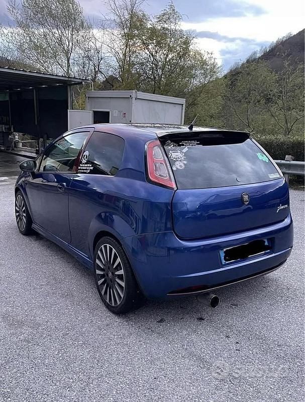 Usata Fiat Grande Punto 90 CV (66 kW) 2009 Blu Utilitaria