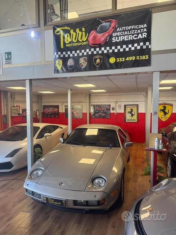 Usata Porsche 928 310 CV (228 kW) 1983 Grigio Coupé