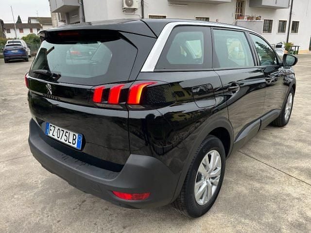 Usata Peugeot 5008 Business-Line 131 CV (96 kW) 2019 Nero SUV