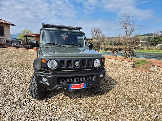 Usata Suzuki Jimny 102 CV (75 kW) 2021 Verde SUV