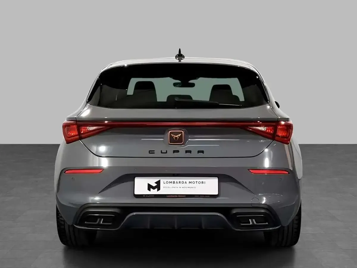 Usata Cupra Leon 150 CV (110 kW) 2023 Grigio graphene Berlina