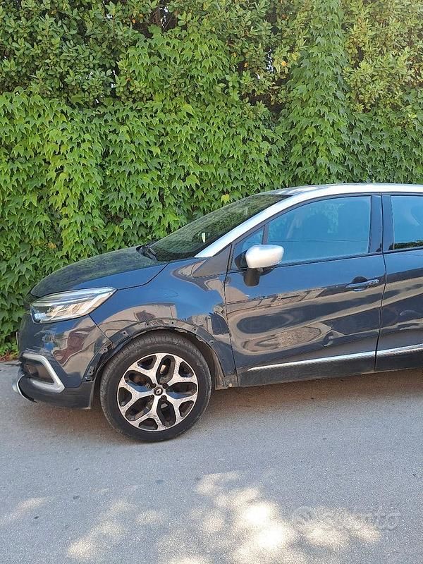Usata Renault Captur 90 CV (66 kW) 2016 Blu SUV