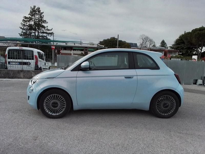 Usata Fiat 500e Icon 86 kW (118 CV) 2021 Blu Berlina