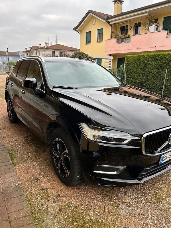 Usata Volvo XC60 Business Edition 190 CV (139 kW) 2020 Nero SUV