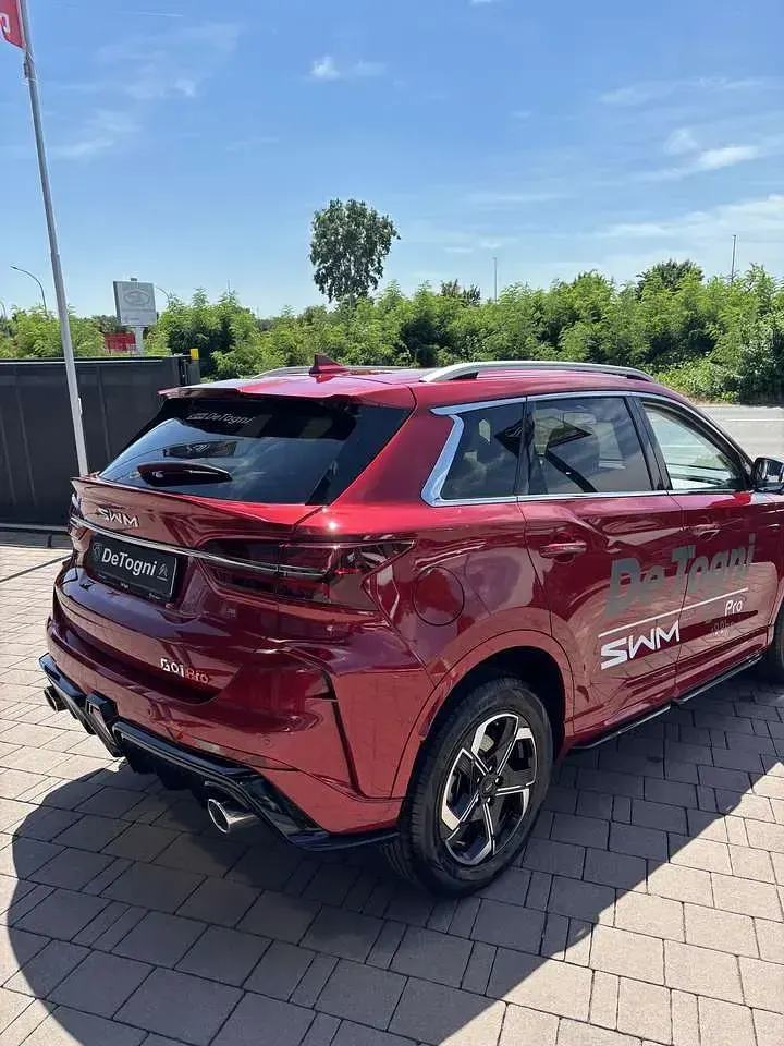 Usata SWM G01 188 CV (138 kW) 2026 Rosso magenta SUV
