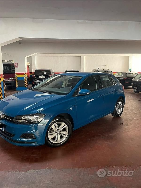 Usata VW Polo Comfortline 75 CV (55 kW) 2018 Blu Berlina