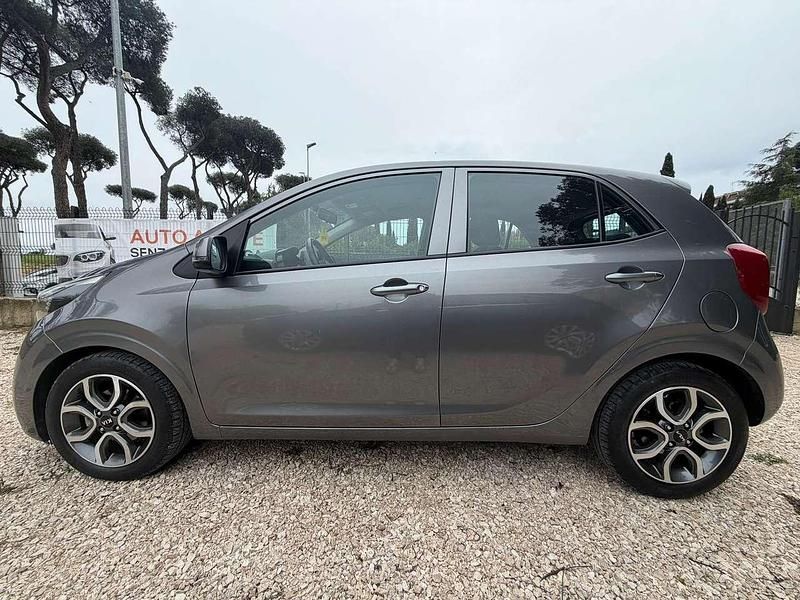 Usata Kia Picanto X-Line 65 CV (47 kW) 2023 Grigio Utilitaria