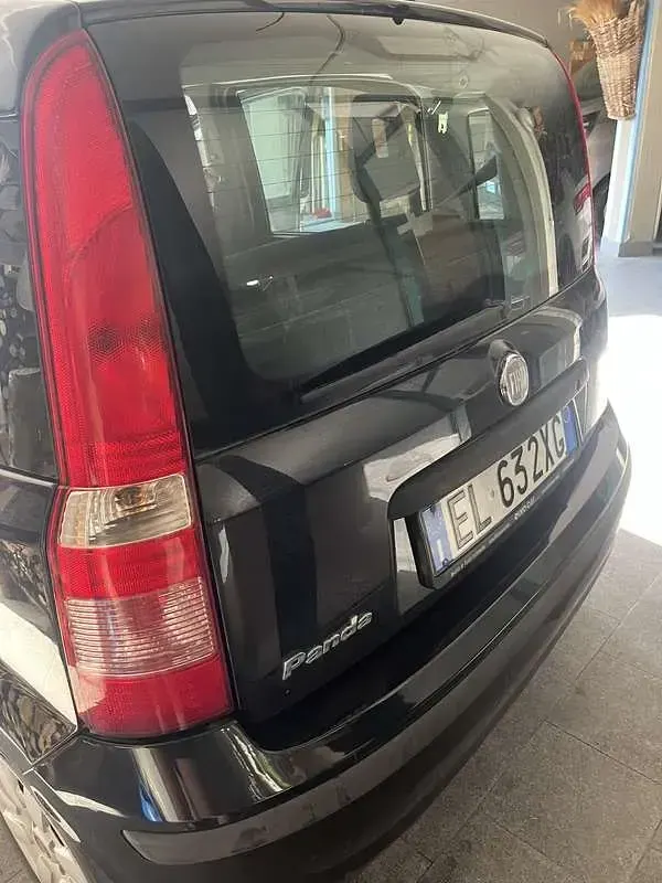 Usata Fiat Panda Emotion 69 CV (50 kW) 2011 Nero Utilitaria