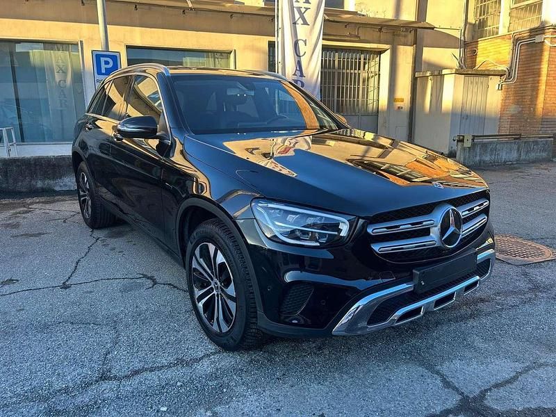 Usata Mercedes GLC300e Business 258 CV (189 kW) 2020 Nero SUV