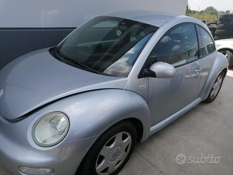 Usata VW New Beetle 2002 Grigio Utilitaria