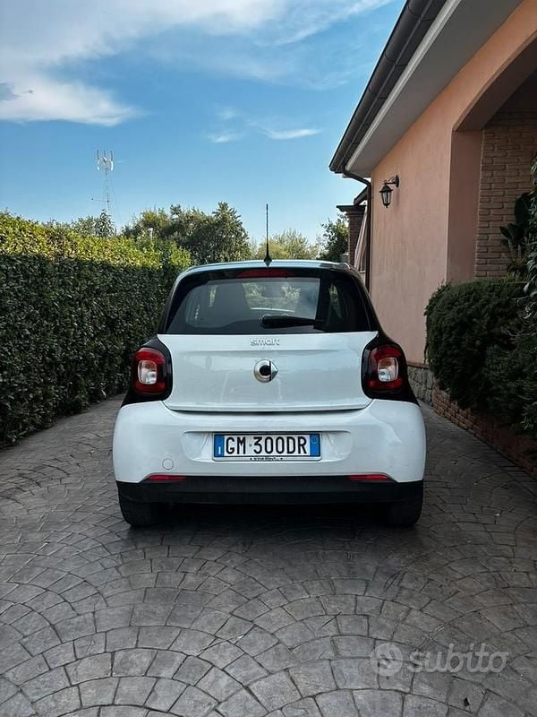 Usata Smart ForFour 71 CV (52 kW) 2016 Utilitaria