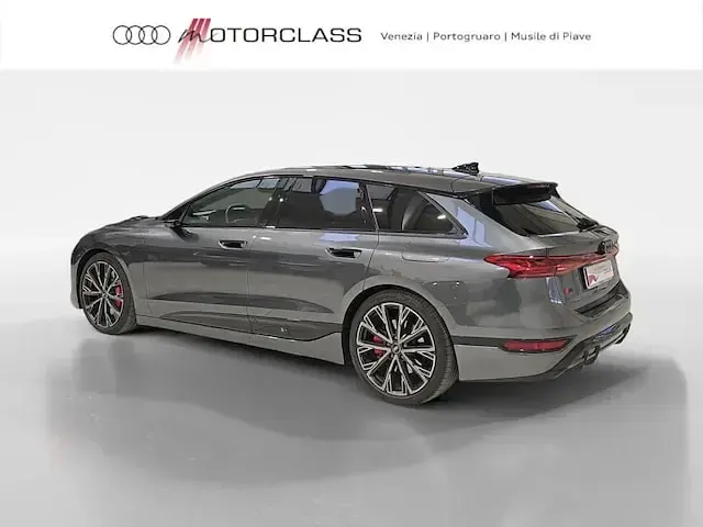 Usata Audi S6 e-tron Edition .1 369 kW (503 CV) 2025 Grigio daytona perla Station wagon