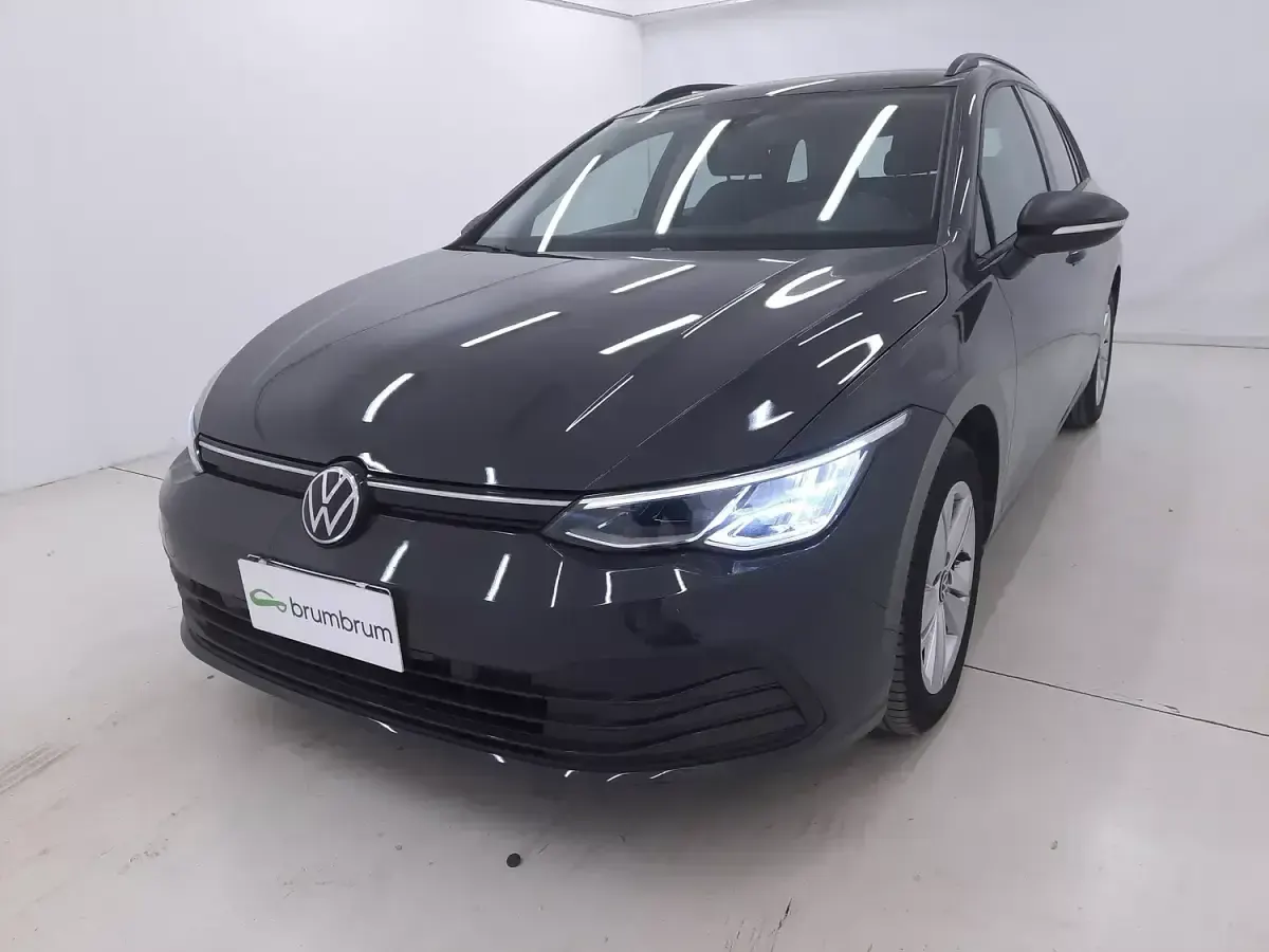 Usata VW Golf VIII Life 116 CV (85 kW) 2023 Grigiogrigio Station wagon