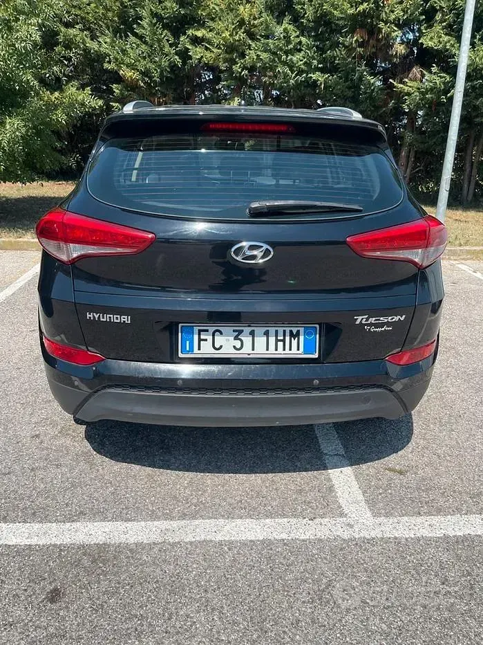 Usata Hyundai Tucson Comfort 116 CV (85 kW) 2015 Nero SUV