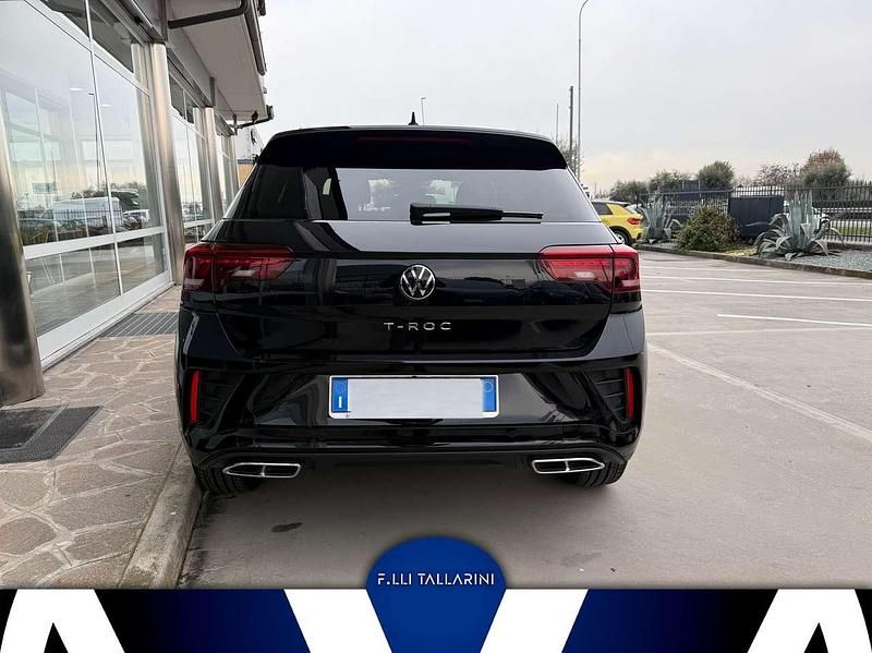 Usata VW T-Roc R-line 150 CV (110 kW) 2024 Deep black perlato SUV