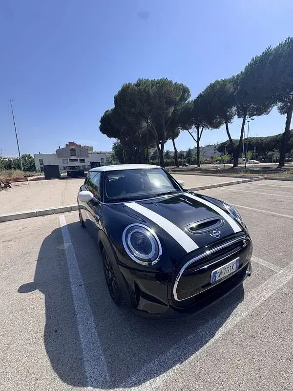 Usata Mini Cooper SE Essential 75 kW (102 CV) 2023 Utilitaria