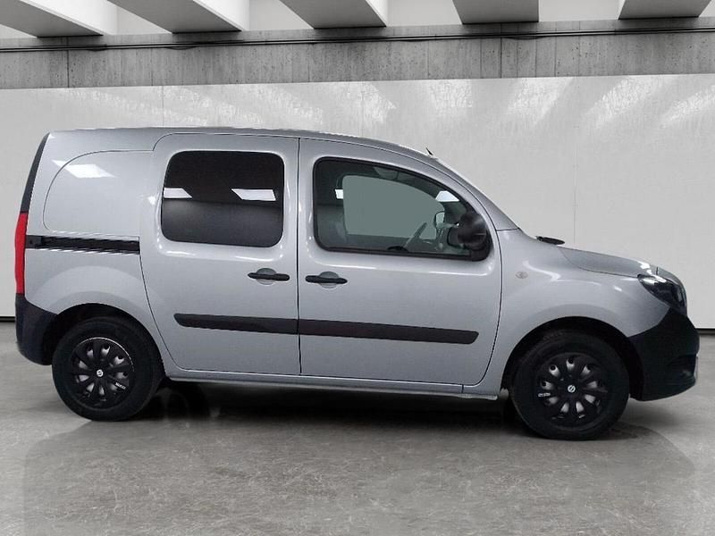 Begagnad Mercedes Citan 111 Business 116 HK (85 kW) 2021 Silver Halvkombi