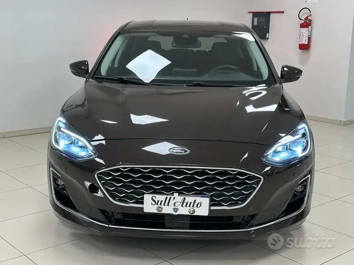 Usata Ford Focus Vignale 120 CV (88 kW) 2019 Marrone Berlina