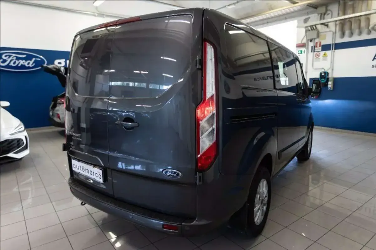 Usata Ford Transit Custom Titanium 170 CV (125 kW) 2022 Grigio metallizzato Cabrio