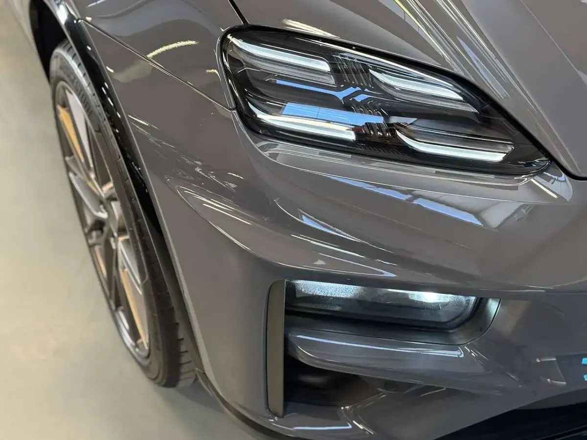 Usata Porsche Macan Turbo 469 kW (639 CV) 2025 Grigio ardesia neo SUV