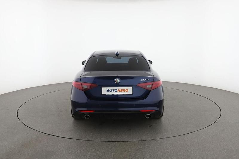 Usata Alfa Romeo Giulia Super 180 CV (132 kW) 2016 Blu Berlina