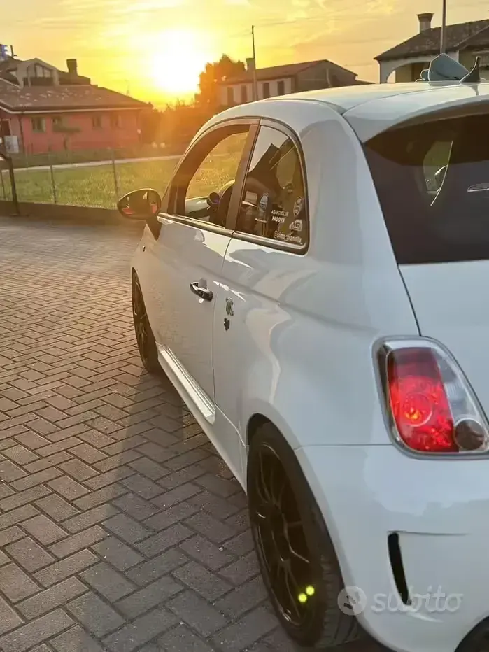 Usata Abarth 595 Turismo 165 CV (121 kW) 2016 Bianco Berlina