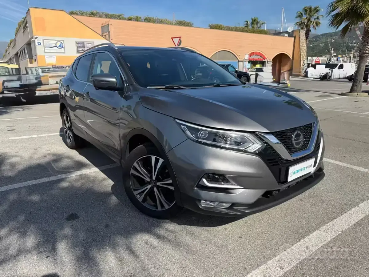Usata Nissan Qashqai Tekna 110 CV (80 kW) 2018 Grigio SUV
