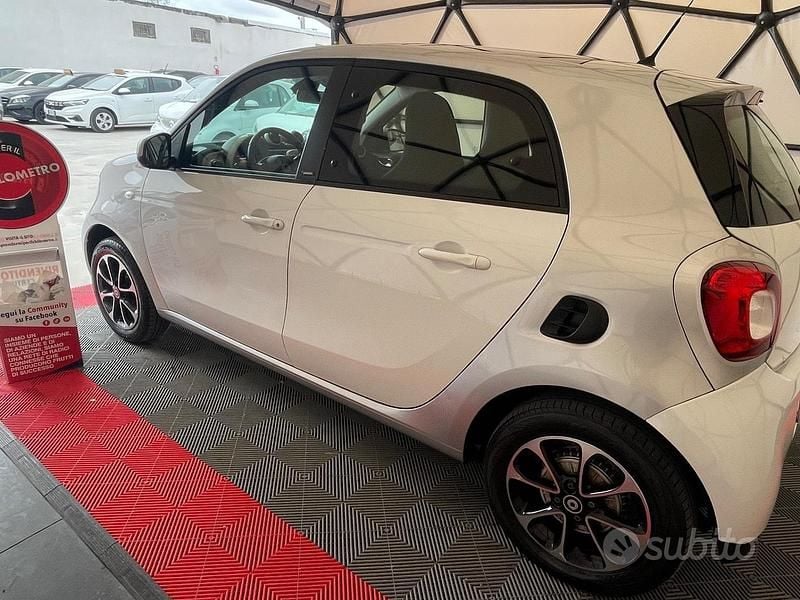 Usata Smart ForFour Prime 71 CV (52 kW) 2016 Bianco Utilitaria