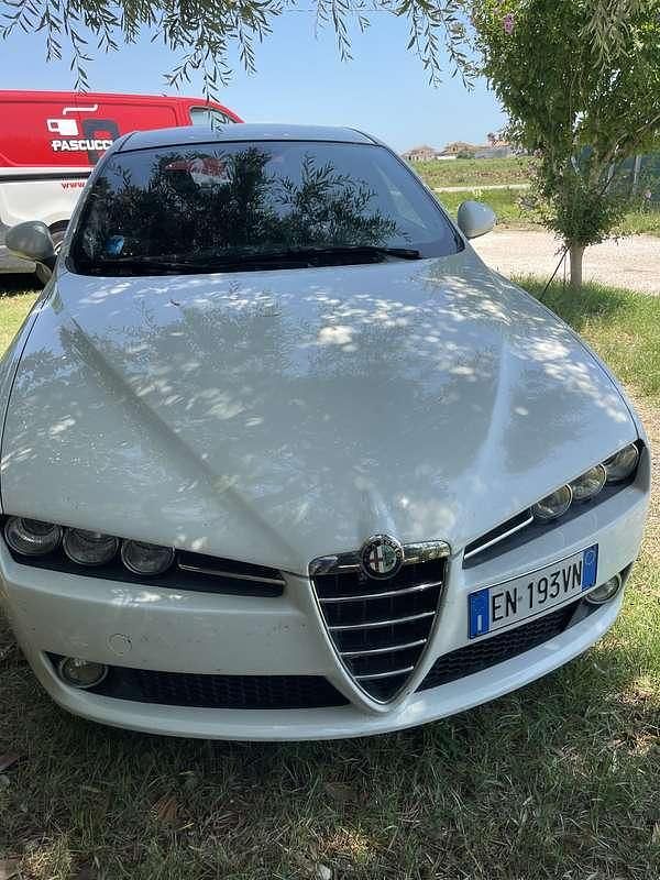 Usata 2013 Alfa Romeo 159 Progression Station wagon | 3900 € (Ottimo prezzo) - Immagine 1/4
