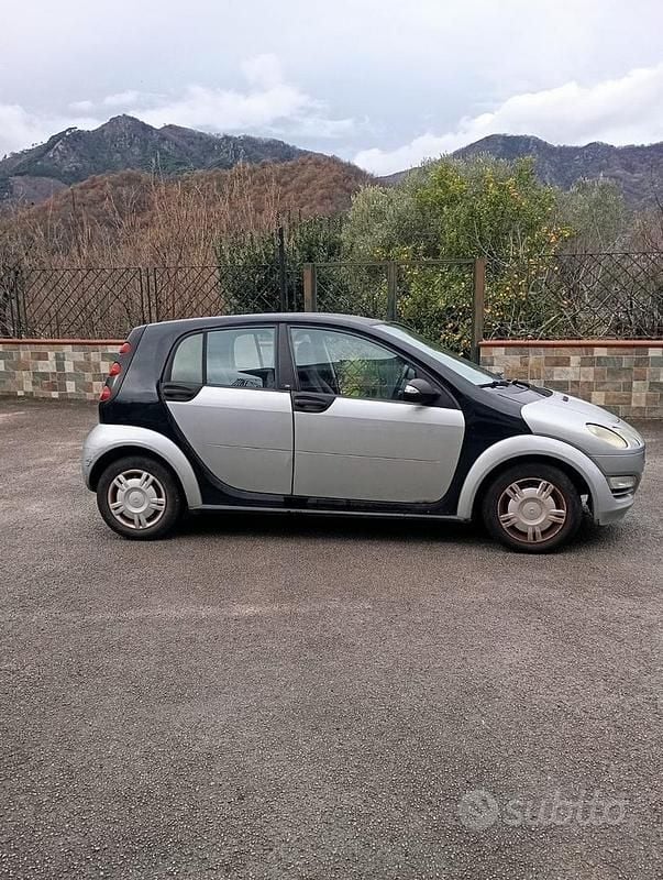 Grigio Usata 2004 Smart ForFour Utilitaria | 600 € (Super prezzo) - Immagine 1/4