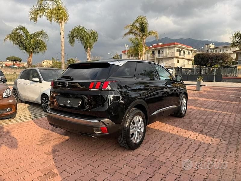Usata Peugeot 3008 Allure 131 CV (96 kW) 2023 Nero SUV