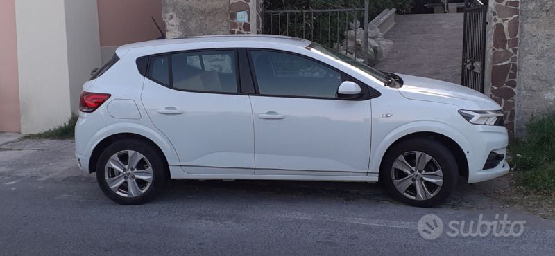 Usata Dacia Sandero 101 CV (74 kW) 2023 Bianco Utilitaria