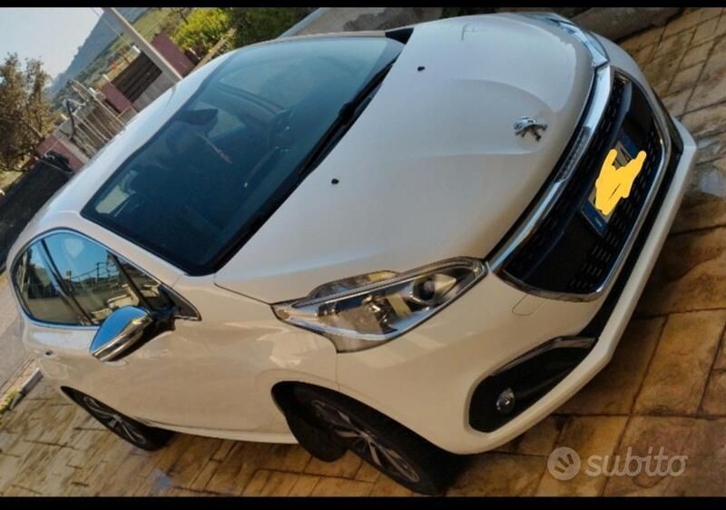 Usata Peugeot 208 110 CV (80 kW) 2018 Bianco Utilitaria