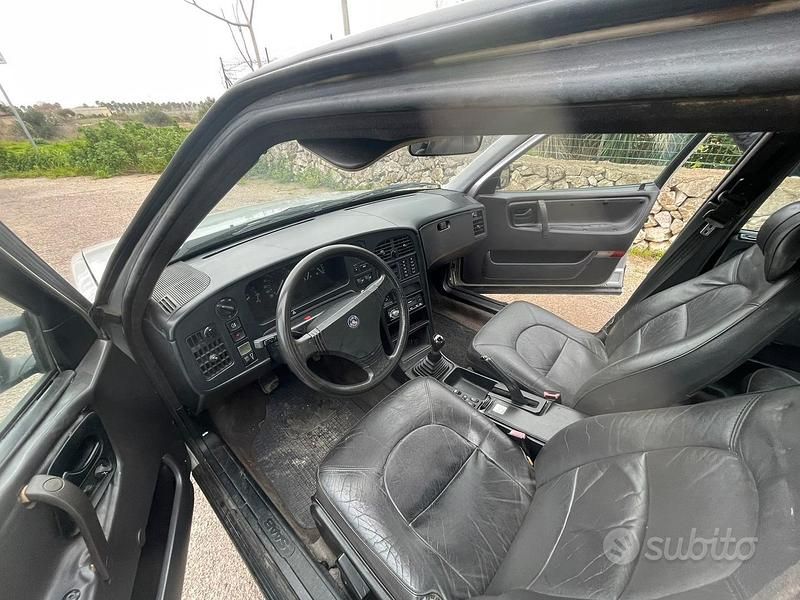 Begagnad Saab 9000 175 HK (128 kW) 1988 Grå Sedan