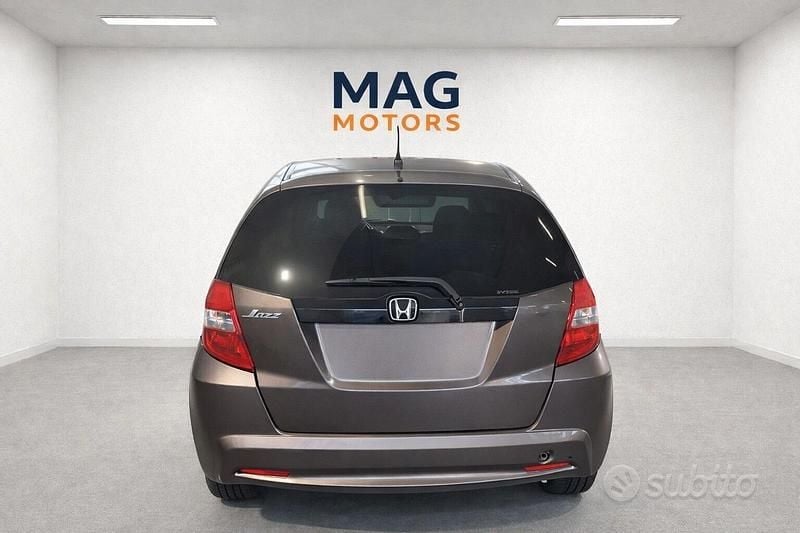 Usata Honda Jazz Elegance 99 CV (72 kW) 2013 Grigio Utilitaria