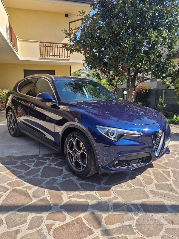 Usata Alfa Romeo Stelvio 160 CV (117 kW) 2021 Blu SUV