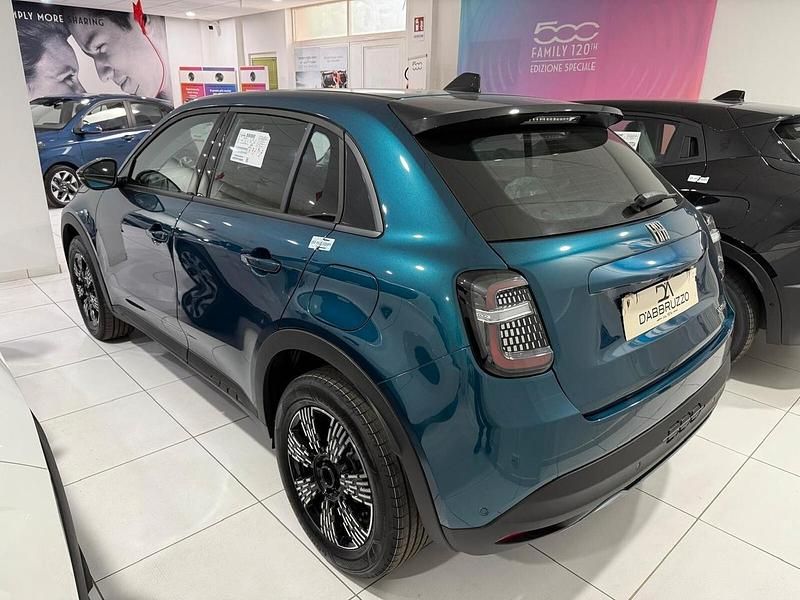 Nuova Fiat 600 100 CV (73 kW) 2025 Blu Berlina