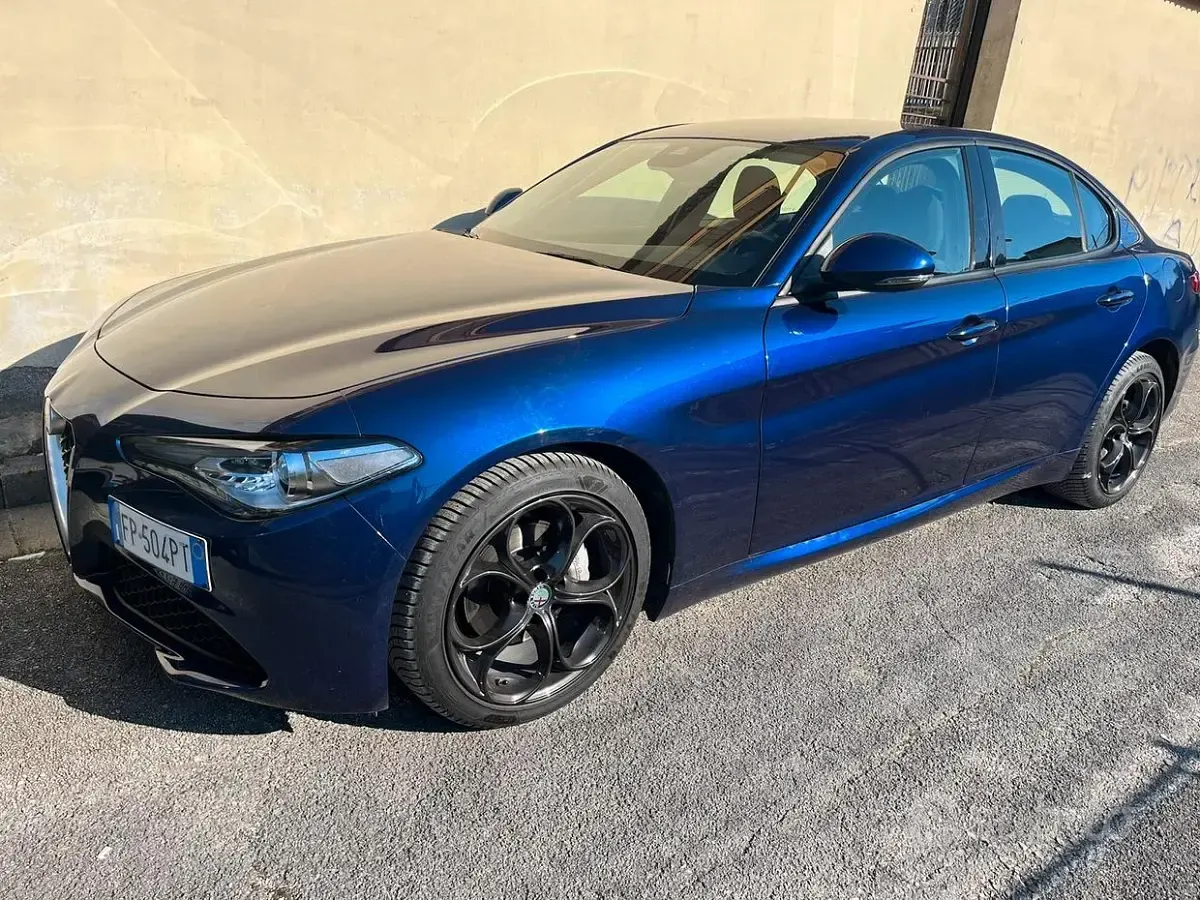 Usata Alfa Romeo Giulia Super 150 CV (110 kW) 2018 Bluazzurro Berlina