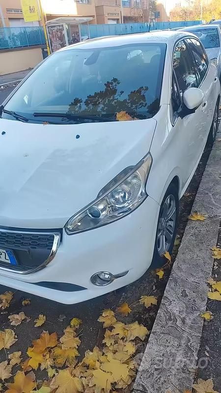 Usata Peugeot 208 Allure 92 CV (67 kW) 2013 Bianco Utilitaria