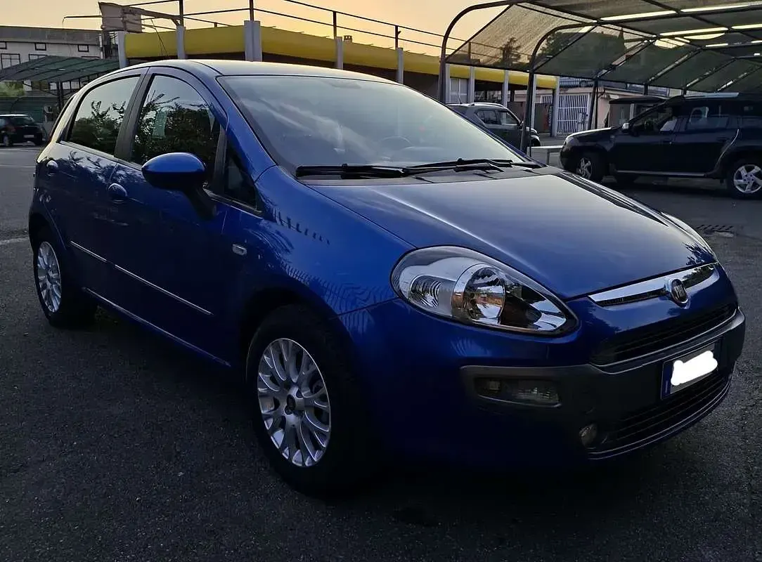 Usata Fiat Punto Evo Dynamic 78 CV (57 kW) 2010 Blu/azzurro Utilitaria