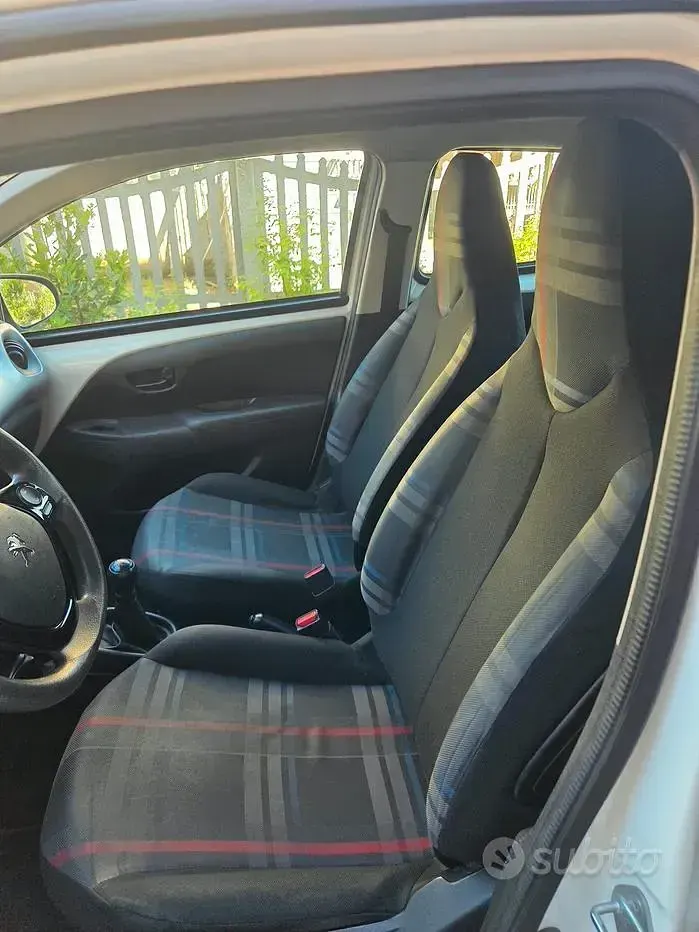 Usata Peugeot 108 Active 69 CV (50 kW) 2015 Bianco Berlina
