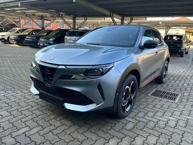 Nuova Alfa Romeo Junior Edizione Speciale 135 CV (99 kW) 2025 Grigio SUV
