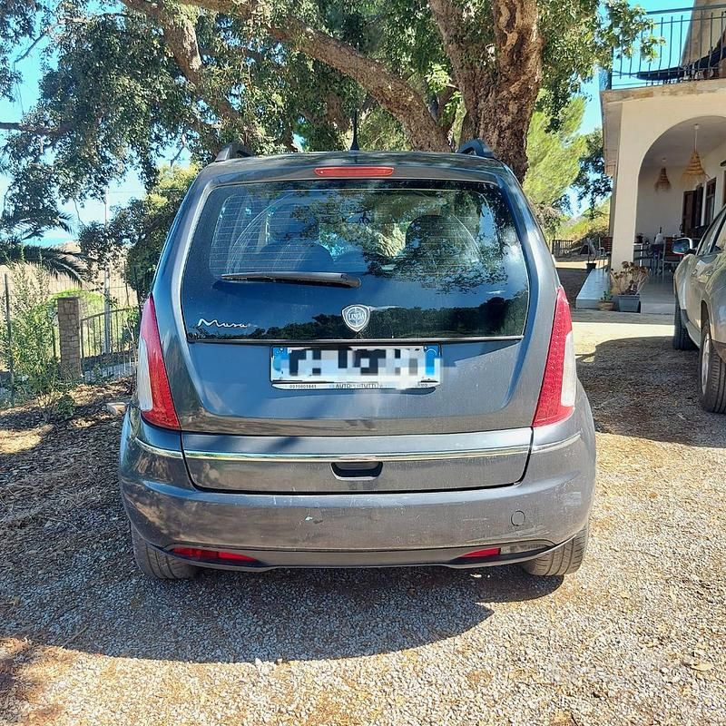 Usata Lancia Musa 90 CV (66 kW) 2008 Blu Monovolume