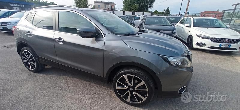 Usata Nissan Qashqai 130 CV (95 kW) 2016 Grigio SUV