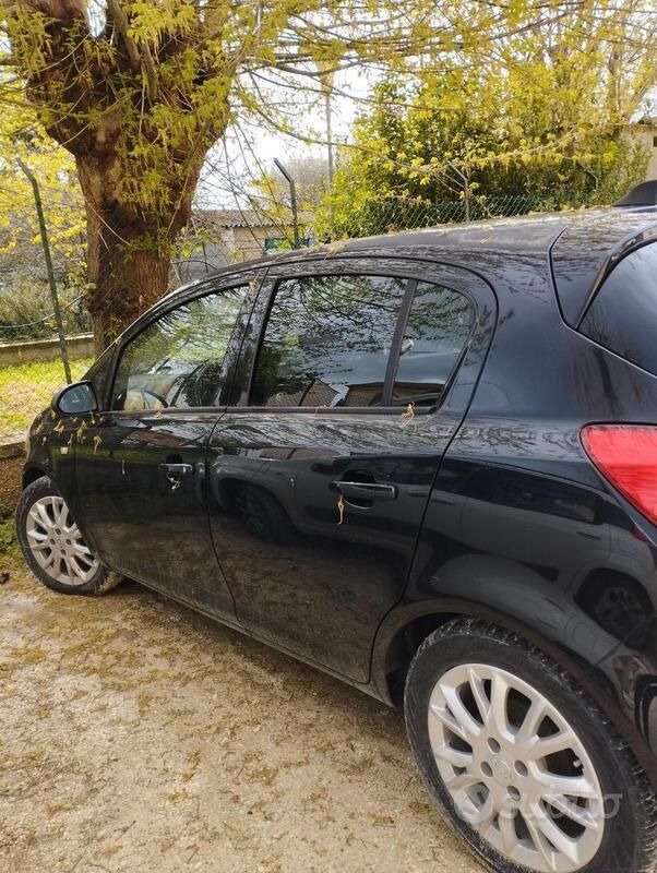 Usata Opel Corsa 2011 Nero Berlina